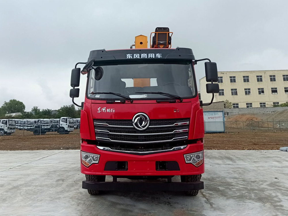 東風(fēng)暢行D3后雙橋駿通12噸4節(jié)臂吊機