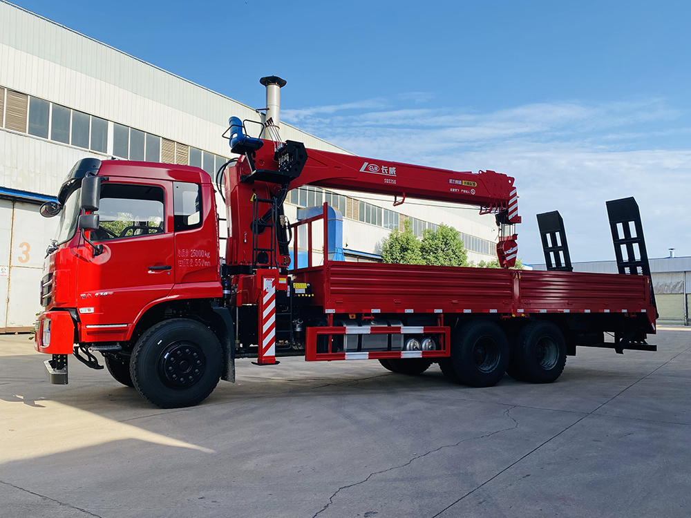 國(guó)六東風(fēng)K5后八輪長(zhǎng)威12噸五節(jié)直臂吊機(jī)隨車(chē)吊